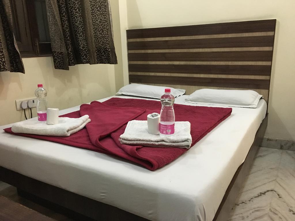 Hotel Vintage Inn Nuova Delhi Esterno foto