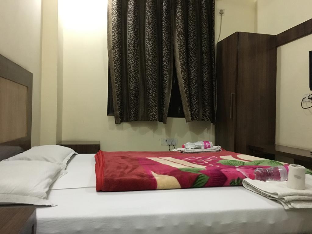 Hotel Vintage Inn Nuova Delhi Esterno foto